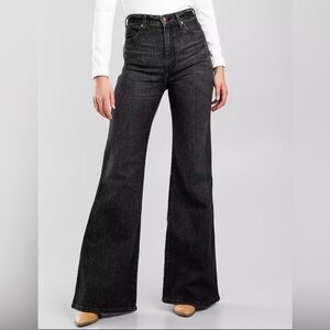 Wrangler Women’s Size 32 Black Wrangler Wanderer 622 High Rise Flare Jeans